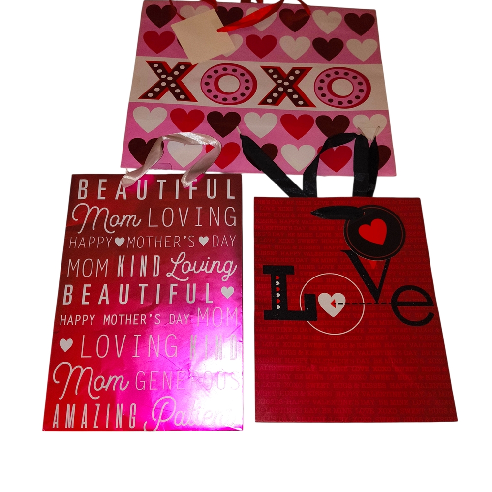 Valentine/Mother's Day Gift Bags - Pink & Red Heart Designs